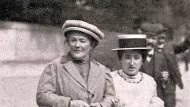 zetkin luxemburg1910